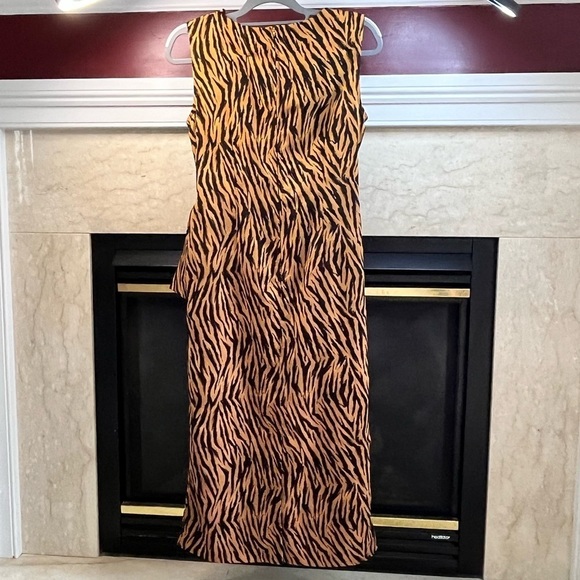 Sag Harbor Tiger Stripped Wrapped sleeveless Dress - Picture 7 of 13